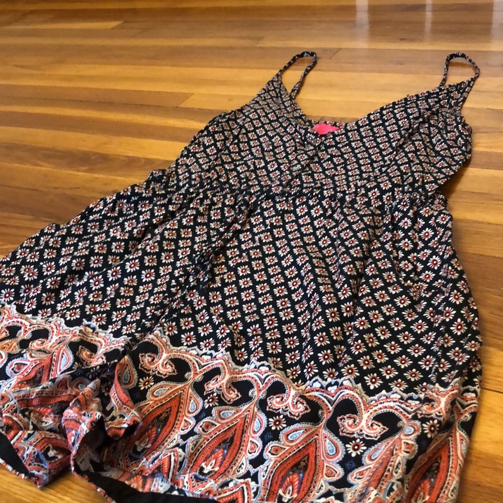 Patterned Romper - Picture 3 of 8